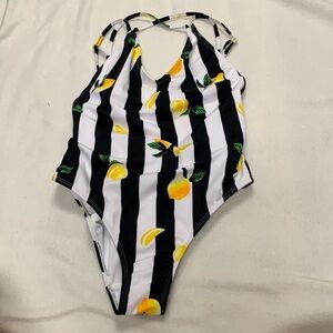 No Boundaries Size Small Full of Lemons Swimsuit​